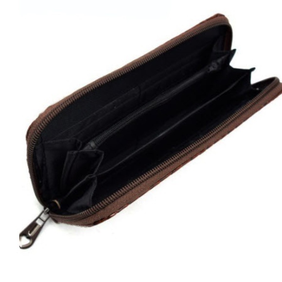 SOLD Woven Print Wallet - Picture 4 of 4